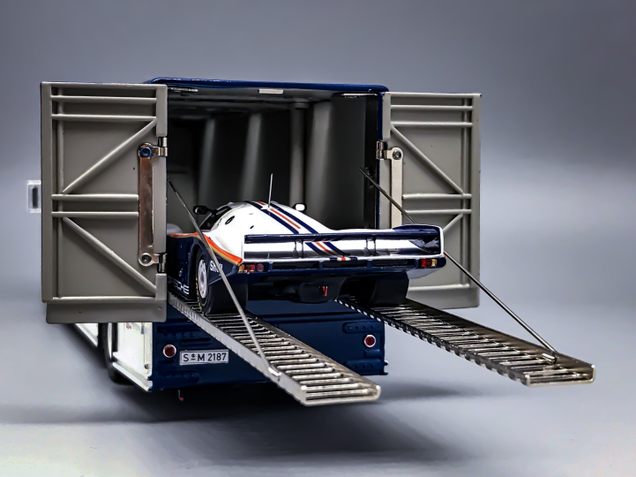 Illustration for article titled Renntransporter (picture-heavy content)